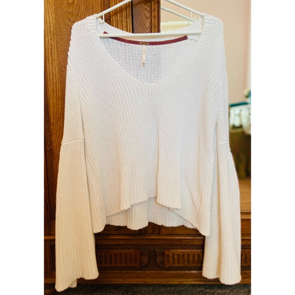 White Free People crop top with flowing sleeves. - Picture 1 of 3